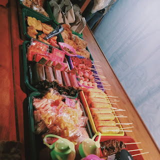 Angkringan Lawang Asih ( depan MacBook )