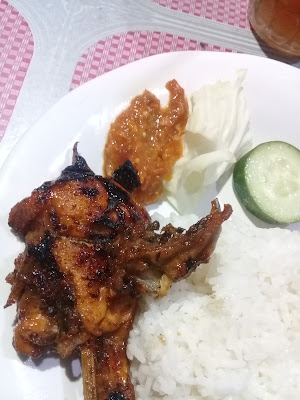 Ayam Bakar dan Ikan Bakar Dinda