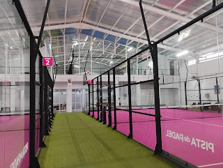 Pista de Padel Court and Cafe