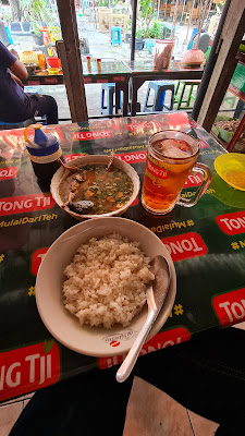 Warung Swike dan Pimbak Pasar Burung Karimata